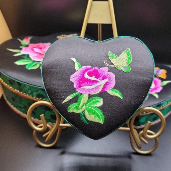 Vintage Set of 5 Nesting Baskets - Picture 4 of 7